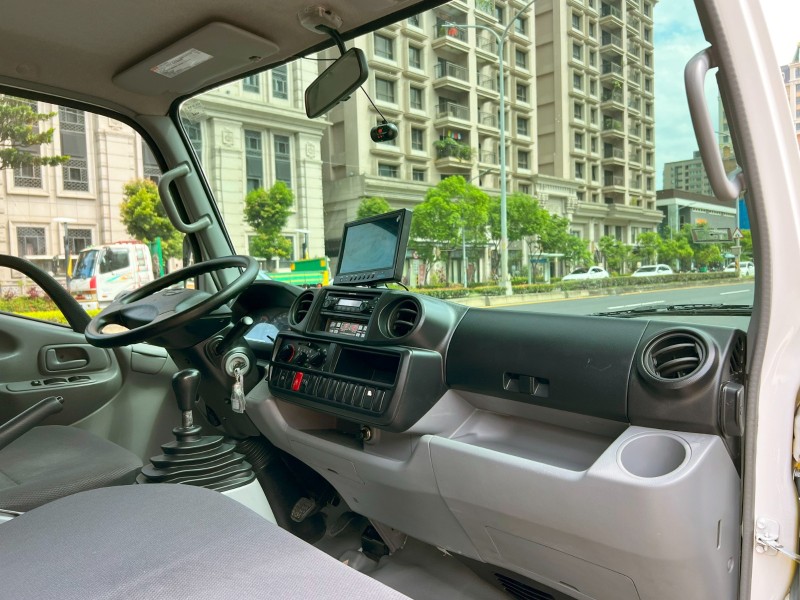 Hino  300 《-25度雙溫層冷凍車》2020 HINO 300 11呎半 超低里程 只跑7萬 原廠保養 全車如新 貨車 商用車 日野 | 新北市汽車商業同業公會｜TACA優良車商聯盟｜中古、二手車買車賣車公會認證保固