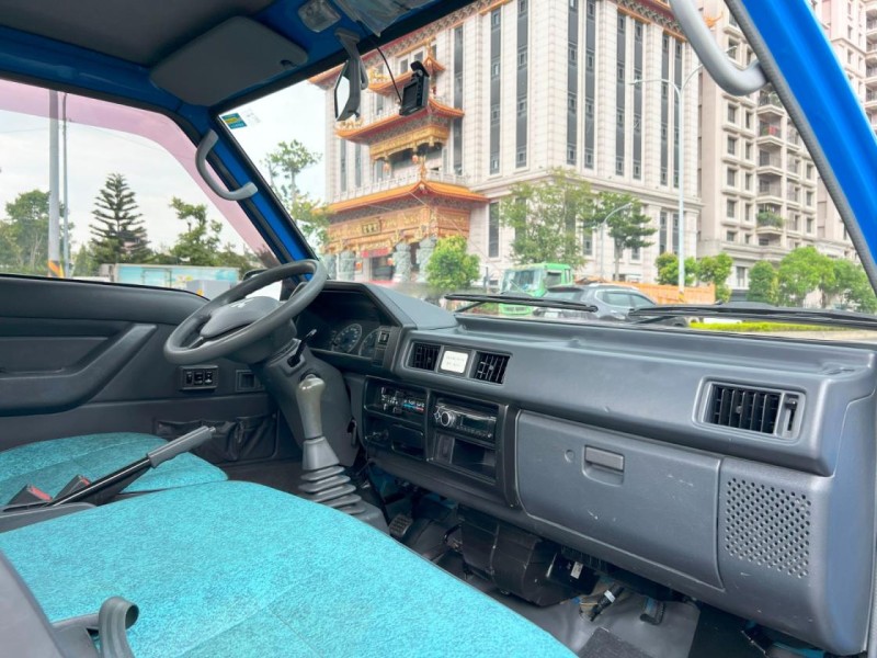 Mitsubishi  Delica 《升降尾門》2018 Mitsubishi Delica 2.4 超低里程 只跑7萬公里 全車超漂亮 得利卡 貨車 商用 | 新北市汽車商業同業公會｜TACA優良車商聯盟｜中古、二手車買車賣車公會認證保固