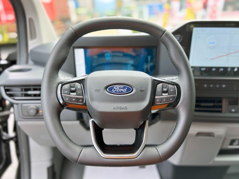 Ford/福特  Tourneo Custom 《全新領牌車》2025 Ford Tourneo Custom Kombi Trend 九座 旅行家 現車不用等 商務車 | 新北市汽車商業同業公會｜TACA優良車商聯盟｜中古、二手車買車賣車公會認證保固
