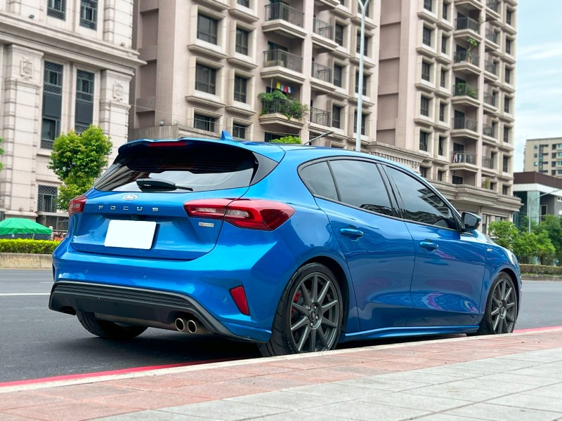 Ford/福特  Focus 《市場優質首選》2023 Ford Focus 5D ST-Line Vignale 全車超漂亮 福特 掀背車 熱門車 | 新北市汽車商業同業公會｜TACA優良車商聯盟｜中古、二手車買車賣車公會認證保固