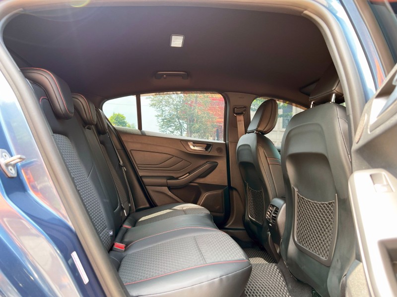 Ford/福特  Focus 《只跑1萬公里》2019 Ford Focus 5D ST-Line 全台最漂亮 原廠保養 車況超讚 僅此一台 福特 | 新北市汽車商業同業公會｜TACA優良車商聯盟｜中古、二手車買車賣車公會認證保固
