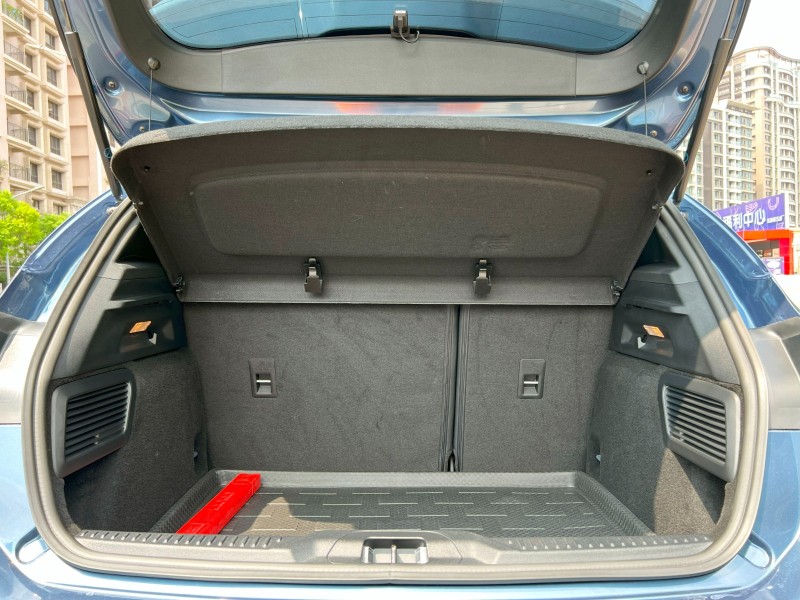 Ford/福特  Focus 《只跑1萬公里》2019 Ford Focus 5D ST-Line 全台最漂亮 原廠保養 車況超讚 僅此一台 福特 | 新北市汽車商業同業公會｜TACA優良車商聯盟｜中古、二手車買車賣車公會認證保固