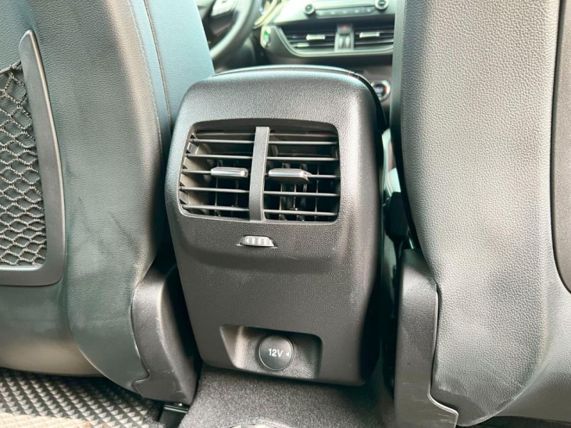Ford/福特  Focus 《只跑1萬公里》2019 Ford Focus 5D ST-Line 全台最漂亮 原廠保養 車況超讚 僅此一台 福特 | 新北市汽車商業同業公會｜TACA優良車商聯盟｜中古、二手車買車賣車公會認證保固