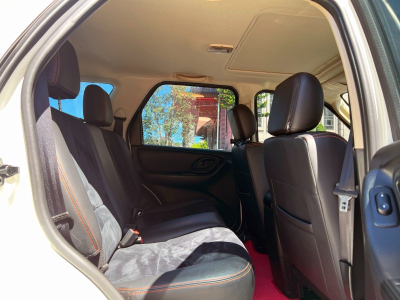 Ford/福特  Escape 《全台最低里程》2011 Ford Escape 2.3 2WD XLT 只跑6萬公里 全車超漂亮 福特 休旅車 SUV | 新北市汽車商業同業公會｜TACA優良車商聯盟｜中古、二手車買車賣車公會認證保固