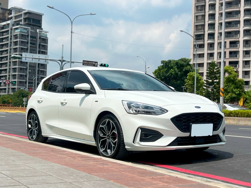 Ford/福特  Focus 《特價出清》2020 Ford Focus 5D ST-Line Lommel 全車如新 MK4 福特 熱門車 掀背車 | 新北市汽車商業同業公會｜TACA優良車商聯盟｜中古、二手車買車賣車公會認證保固