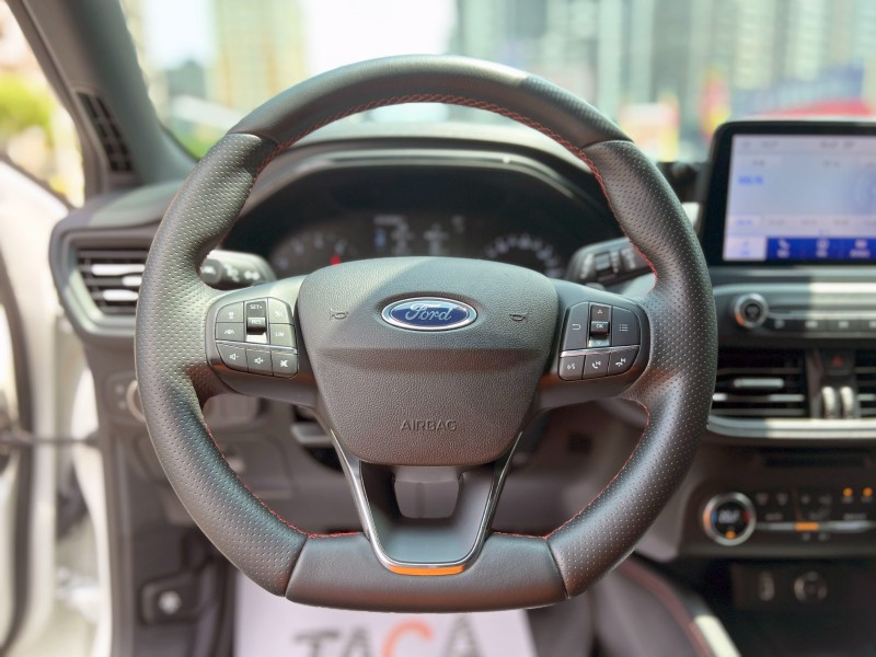 Ford/福特  Focus 《特價出清》2020 Ford Focus 5D ST-Line Lommel 全車如新 MK4 福特 熱門車 掀背車 | 新北市汽車商業同業公會｜TACA優良車商聯盟｜中古、二手車買車賣車公會認證保固