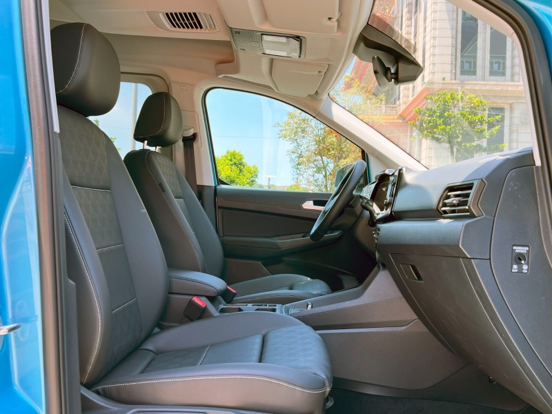 Ford/福特  TOURNEO CONNECT 《跟新車只差價錢》2024 Ford Tourneo Connect 2.0 玩咖版 旅玩家 只跑2500公里 MPV | 新北市汽車商業同業公會｜TACA優良車商聯盟｜中古、二手車買車賣車公會認證保固