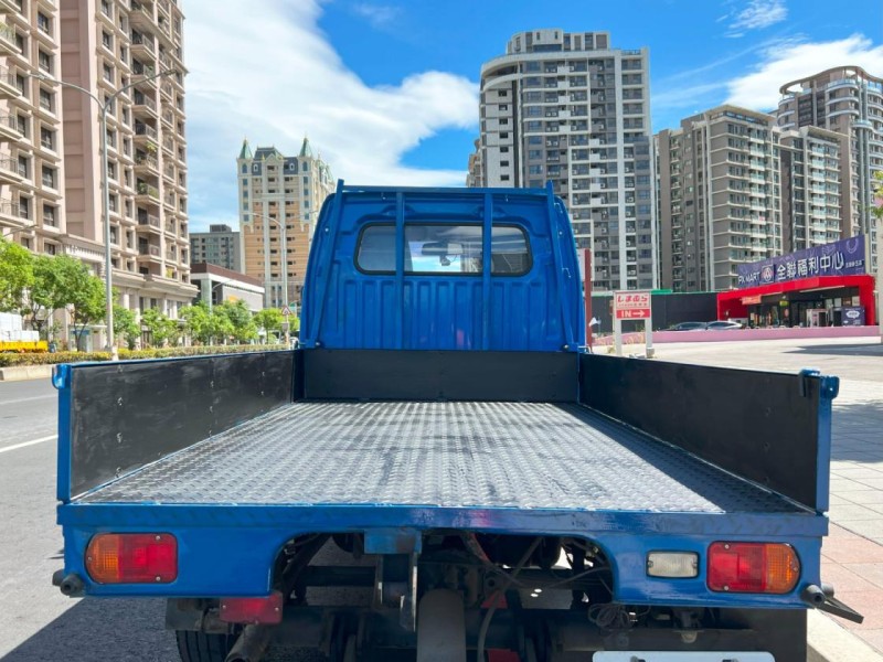 Mitsubishi  Veryca 《只跑2萬公里》2015 CMC Veryca 1.3 凌厲 升降尾門 全台唯一 市場最漂亮 貨車 商用車 中華 三菱 | 新北市汽車商業同業公會｜TACA優良車商聯盟｜中古、二手車買車賣車公會認證保固