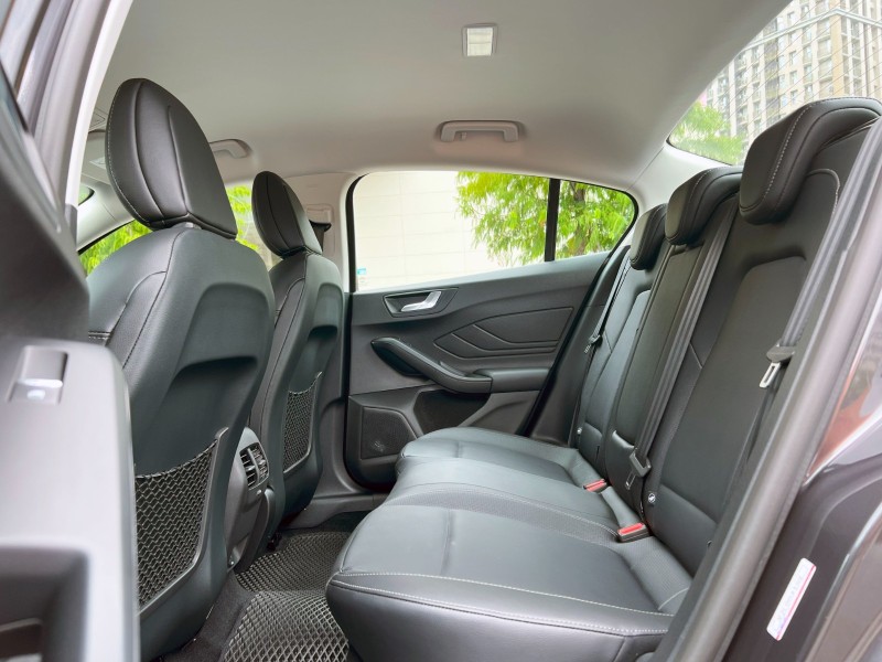 Ford/福特  Focus 《只跑4000公里》2022 Ford Focus 4D Lv2超質型 全台最漂亮 跟新車一樣 原廠保養 MK4 福特 | 新北市汽車商業同業公會｜TACA優良車商聯盟｜中古、二手車買車賣車公會認證保固