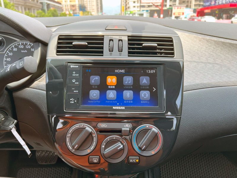 Nissan  Tiida 《代步買菜首選》2022 Nissan Tiida 5D 豪華版 超低里程 只跑3.8萬 全車如新 日產 鐵達 掀背車 | 新北市汽車商業同業公會｜TACA優良車商聯盟｜中古、二手車買車賣車公會認證保固