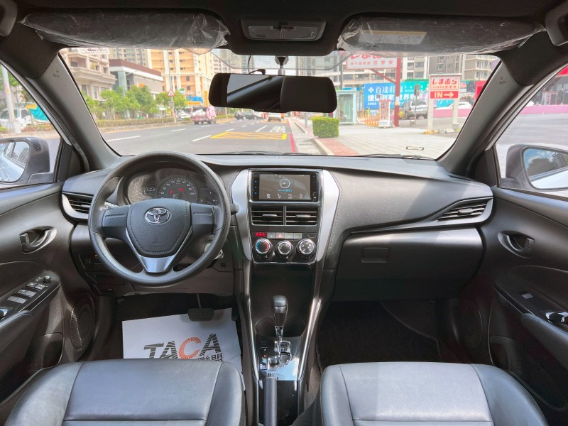 Toyota  Yaris 《超讚代步車》2022 Toyota Yaris 1.5經典 全車超漂亮 只跑5.9萬 原廠保養 新車保固內 豐田 大鴨 | 新北市汽車商業同業公會｜TACA優良車商聯盟｜中古、二手車買車賣車公會認證保固