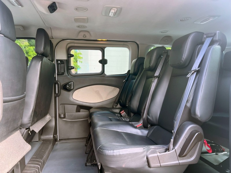 Ford/福特  Tourneo Custom 《全台最便宜》2017 Ford Tourneo Custom 尊爵型 9人座 旅行家 多功能休旅車 商務車 福特 | 新北市汽車商業同業公會｜TACA優良車商聯盟｜中古、二手車買車賣車公會認證保固