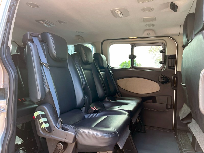 Ford/福特  Tourneo Custom 《全台最便宜》2017 Ford Tourneo Custom 尊爵型 9人座 旅行家 多功能休旅車 商務車 福特 | 新北市汽車商業同業公會｜TACA優良車商聯盟｜中古、二手車買車賣車公會認證保固