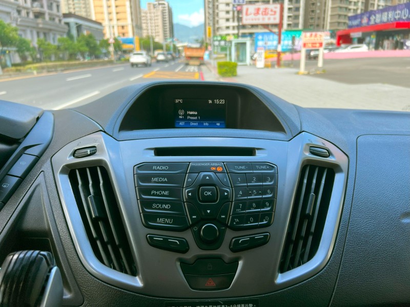 Ford/福特  Tourneo Custom 《全台最便宜》2017 Ford Tourneo Custom 尊爵型 9人座 旅行家 多功能休旅車 商務車 福特 | 新北市汽車商業同業公會｜TACA優良車商聯盟｜中古、二手車買車賣車公會認證保固