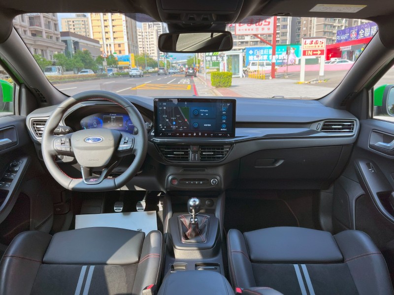 Ford/福特  Focus 《限量進口手排》2024式 Ford Focus 5D ST X 6MT 只跑2500公里 全台唯一 僅此一台 原裝進口 | 新北市汽車商業同業公會｜TACA優良車商聯盟｜中古、二手車買車賣車公會認證保固