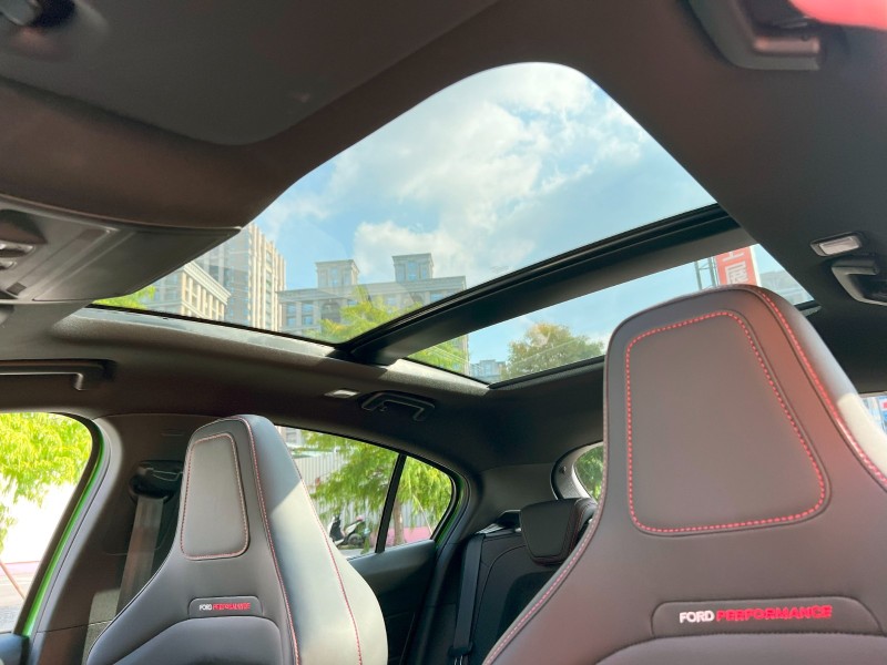 Ford/福特  Focus 《限量進口手排》2024式 Ford Focus 5D ST X 6MT 只跑2500公里 全台唯一 僅此一台 原裝進口 | 新北市汽車商業同業公會｜TACA優良車商聯盟｜中古、二手車買車賣車公會認證保固