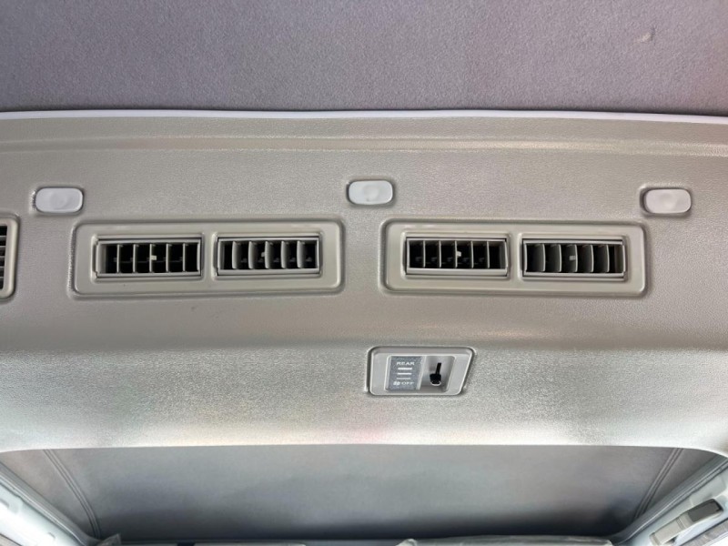 Mitsubishi  Delica 《8人座自排款》2020 Mitsubishi Delica 2.4 箱型車 得利卡 三菱 原廠保養 車況一流 商用車 | 新北市汽車商業同業公會｜TACA優良車商聯盟｜中古、二手車買車賣車公會認證保固