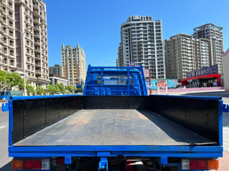 Mitsubishi  Delica 《雙折升降尾門》2017 Mitsubishi Delica 2.4 優質首選 免整理 直接上工賺錢 三菱 得利卡 貨車 | 新北市汽車商業同業公會｜TACA優良車商聯盟｜中古、二手車買車賣車公會認證保固