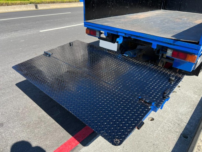 Mitsubishi  Delica 《雙折升降尾門》2017 Mitsubishi Delica 2.4 優質首選 免整理 直接上工賺錢 三菱 得利卡 貨車 | 新北市汽車商業同業公會｜TACA優良車商聯盟｜中古、二手車買車賣車公會認證保固