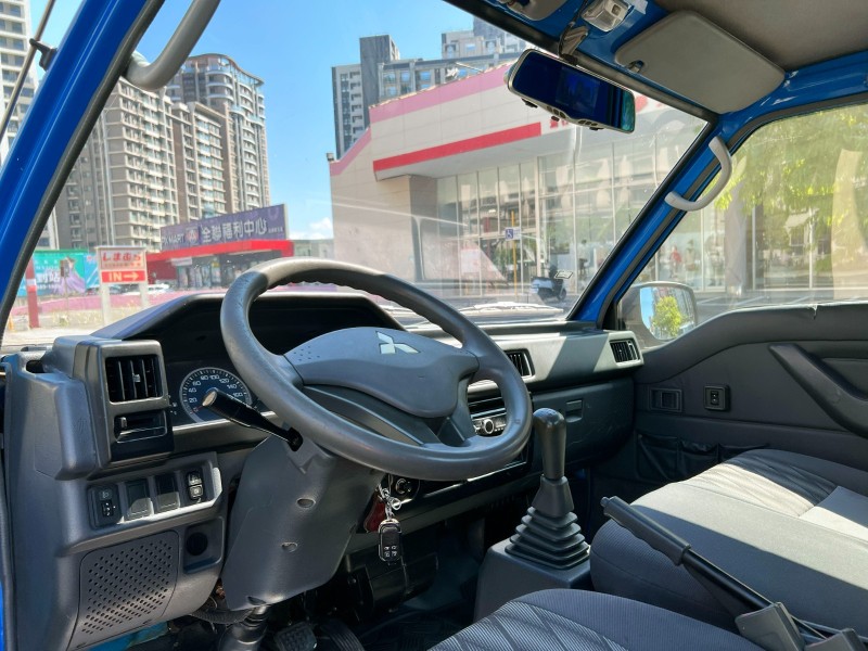 Mitsubishi  Delica 《雙折升降尾門》2017 Mitsubishi Delica 2.4 優質首選 免整理 直接上工賺錢 三菱 得利卡 貨車 | 新北市汽車商業同業公會｜TACA優良車商聯盟｜中古、二手車買車賣車公會認證保固