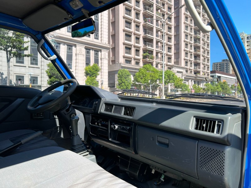 Mitsubishi  Delica 《雙折升降尾門》2017 Mitsubishi Delica 2.4 優質首選 免整理 直接上工賺錢 三菱 得利卡 貨車 | 新北市汽車商業同業公會｜TACA優良車商聯盟｜中古、二手車買車賣車公會認證保固