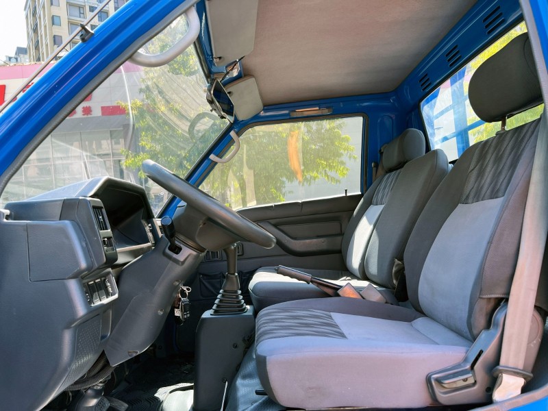 Mitsubishi  Delica 《雙折升降尾門》2017 Mitsubishi Delica 2.4 優質首選 免整理 直接上工賺錢 三菱 得利卡 貨車 | 新北市汽車商業同業公會｜TACA優良車商聯盟｜中古、二手車買車賣車公會認證保固