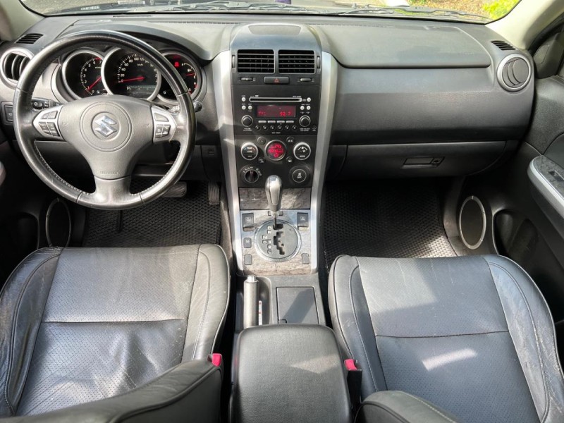 Suzuki  Grand Vitara 2011 suzuki grand vitara 2.4 | 新北市汽車商業同業公會｜TACA優良車商聯盟｜中古、二手車買車賣車公會認證保固