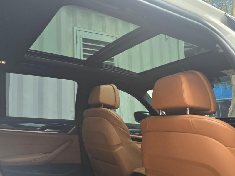 BMW/ 寶馬  5 SERIES  530XI Touring 2018 BMW 530 Touring 全景天窗 | 新北市汽車商業同業公會｜TACA優良車商聯盟｜中古、二手車買車賣車公會認證保固