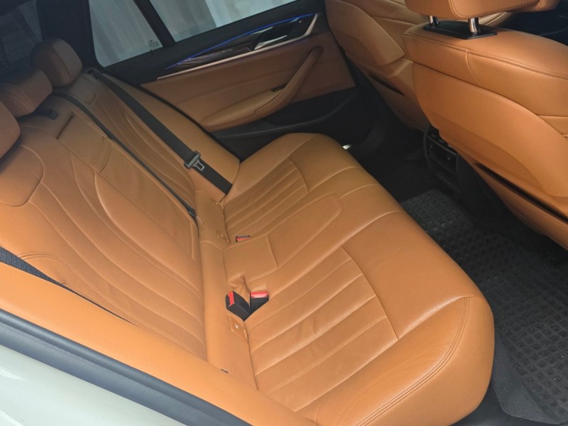 BMW/ 寶馬  5 SERIES  530XI Touring 2018 BMW 530 Touring 全景天窗 | 新北市汽車商業同業公會｜TACA優良車商聯盟｜中古、二手車買車賣車公會認證保固