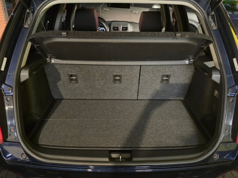 Suzuki  SX4 SUZUKI SX4 只跑一萬公里 原廠保養 | 新北市汽車商業同業公會｜TACA優良車商聯盟｜中古、二手車買車賣車公會認證保固