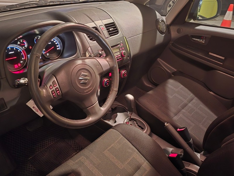 Suzuki  SX4 SUZUKI SX4 只跑一萬公里 原廠保養 | 新北市汽車商業同業公會｜TACA優良車商聯盟｜中古、二手車買車賣車公會認證保固