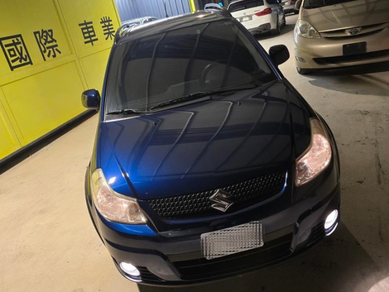 Suzuki  SX4 SUZUKI SX4 只跑一萬公里 原廠保養 | 新北市汽車商業同業公會｜TACA優良車商聯盟｜中古、二手車買車賣車公會認證保固