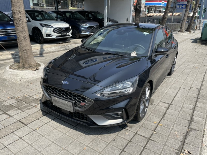 Ford/福特  Focus Ford Focus 2.3Ecoboost正ST (原廠認證中古車) | 新北市汽車商業同業公會｜TACA優良車商聯盟｜中古、二手車買車賣車公會認證保固