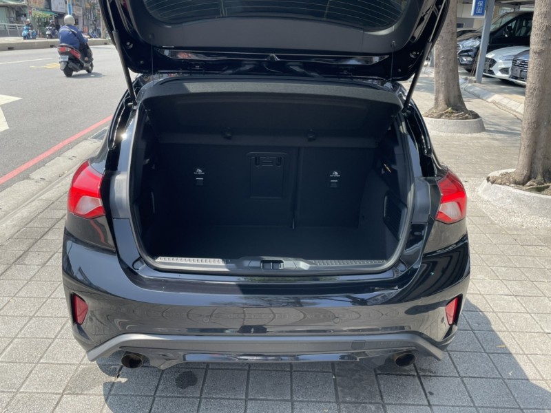 Ford/福特  Focus Ford Focus 2.3Ecoboost正ST (原廠認證中古車) | 新北市汽車商業同業公會｜TACA優良車商聯盟｜中古、二手車買車賣車公會認證保固