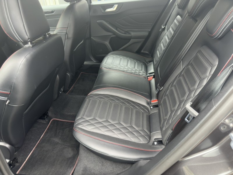 Ford/福特  Focus ford focus 1.5 hatchback st-line vignale | 新北市汽車商業同業公會｜TACA優良車商聯盟｜中古、二手車買車賣車公會認證保固