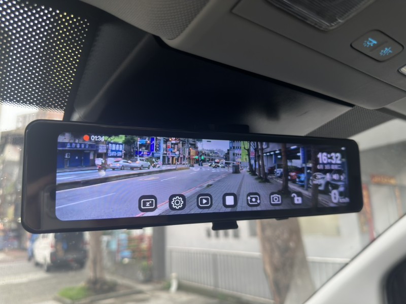 Ford/福特  Tourneo Custom 福特 旅行家 Bus Titanium Pro 8座頂級版  | 新北市汽車商業同業公會｜TACA優良車商聯盟｜中古、二手車買車賣車公會認證保固