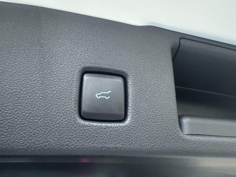 Ford/福特  Kuga ford kuga 2.0t awd st-line 客車版(原廠認證中古車) | 新北市汽車商業同業公會｜TACA優良車商聯盟｜中古、二手車買車賣車公會認證保固