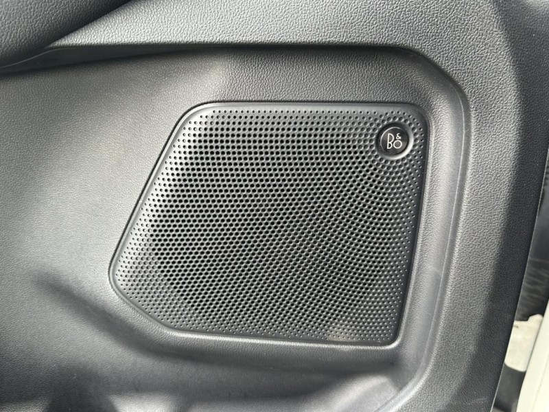 Ford/福特  Kuga Ford Kuga 2021款 21.5年式EcoBoost 180旗艦X  白色 | 新北市汽車商業同業公會｜TACA優良車商聯盟｜中古、二手車買車賣車公會認證保固