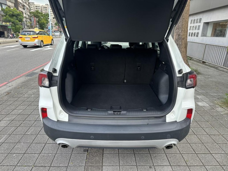 Ford/福特  Kuga Ford Kuga 2021款 21.5年式EcoBoost 180旗艦X  白色 | 新北市汽車商業同業公會｜TACA優良車商聯盟｜中古、二手車買車賣車公會認證保固