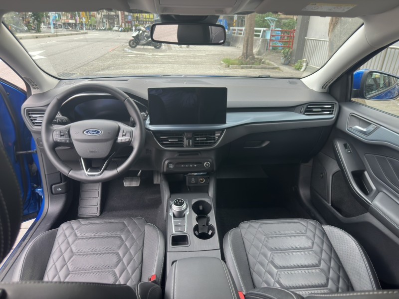 Ford/福特  Focus Ford Focus Active 2023款 Vignale 藍色 | 新北市汽車商業同業公會｜TACA優良車商聯盟｜中古、二手車買車賣車公會認證保固