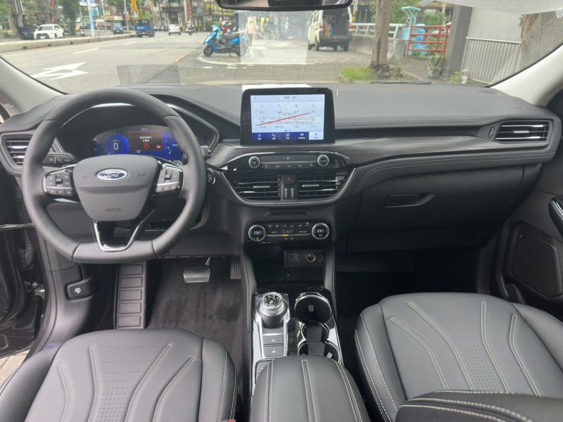 Ford/福特  Kuga 2025 Ford Kuga EcoBoost 250 AWD Vignale 灰 | 新北市汽車商業同業公會｜TACA優良車商聯盟｜中古、二手車買車賣車公會認證保固