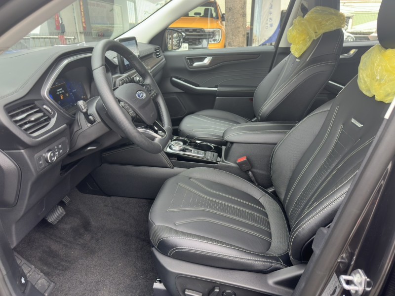 Ford/福特  Kuga 2025 Ford Kuga EcoBoost 250 AWD Vignale 灰 | 新北市汽車商業同業公會｜TACA優良車商聯盟｜中古、二手車買車賣車公會認證保固