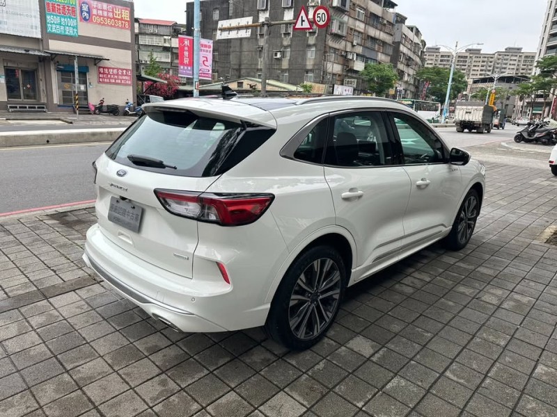 Ford/福特  Kuga 2023 Ford Kuga EcoBoost 250 AWD Vignale 白 | 新北市汽車商業同業公會｜TACA優良車商聯盟｜中古、二手車買車賣車公會認證保固
