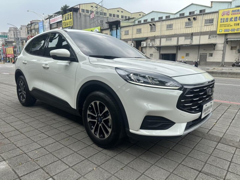 Ford/福特  Kuga Ford Kuga 2022年式EcoBoost 180 Lv2超質型 白色 | 新北市汽車商業同業公會｜TACA優良車商聯盟｜中古、二手車買車賣車公會認證保固