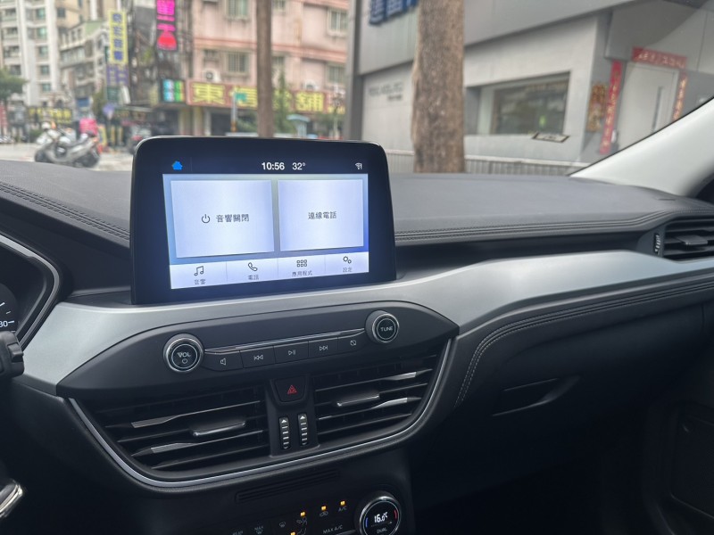Ford/福特  Kuga Ford Kuga 2022年式EcoBoost 180 Lv2超質型 白色 | 新北市汽車商業同業公會｜TACA優良車商聯盟｜中古、二手車買車賣車公會認證保固