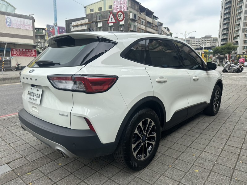 Ford/福特  Kuga Ford Kuga 2022年式EcoBoost 180 Lv2超質型 白色 | 新北市汽車商業同業公會｜TACA優良車商聯盟｜中古、二手車買車賣車公會認證保固