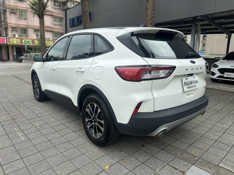 Ford/福特  Kuga Ford Kuga 2022年式EcoBoost 180 Lv2超質型 白色 | 新北市汽車商業同業公會｜TACA優良車商聯盟｜中古、二手車買車賣車公會認證保固