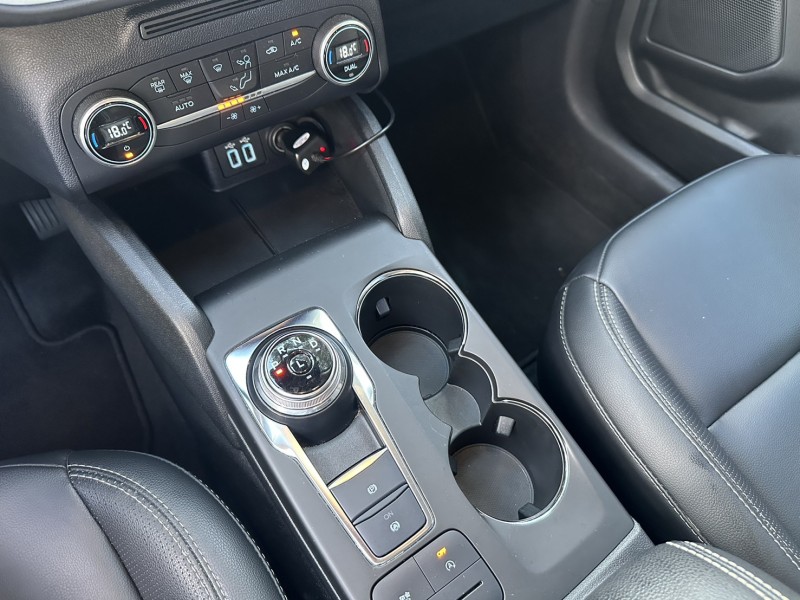 Ford/福特  Kuga Ford Kuga 2022年式EcoBoost 180 超質型 白色 | 新北市汽車商業同業公會｜TACA優良車商聯盟｜中古、二手車買車賣車公會認證保固