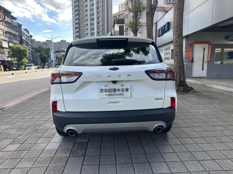 Ford/福特  Kuga Ford Kuga 2022年式EcoBoost 180 超質型 白色 | 新北市汽車商業同業公會｜TACA優良車商聯盟｜中古、二手車買車賣車公會認證保固