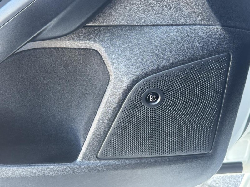 Ford/福特  Focus Ford Focus 4D 2022年 ST-Line Lommel 白色 | 新北市汽車商業同業公會｜TACA優良車商聯盟｜中古、二手車買車賣車公會認證保固